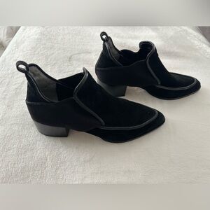 Women’s Donald J Pliner Benson Black Suede Ankle Booties Size 9